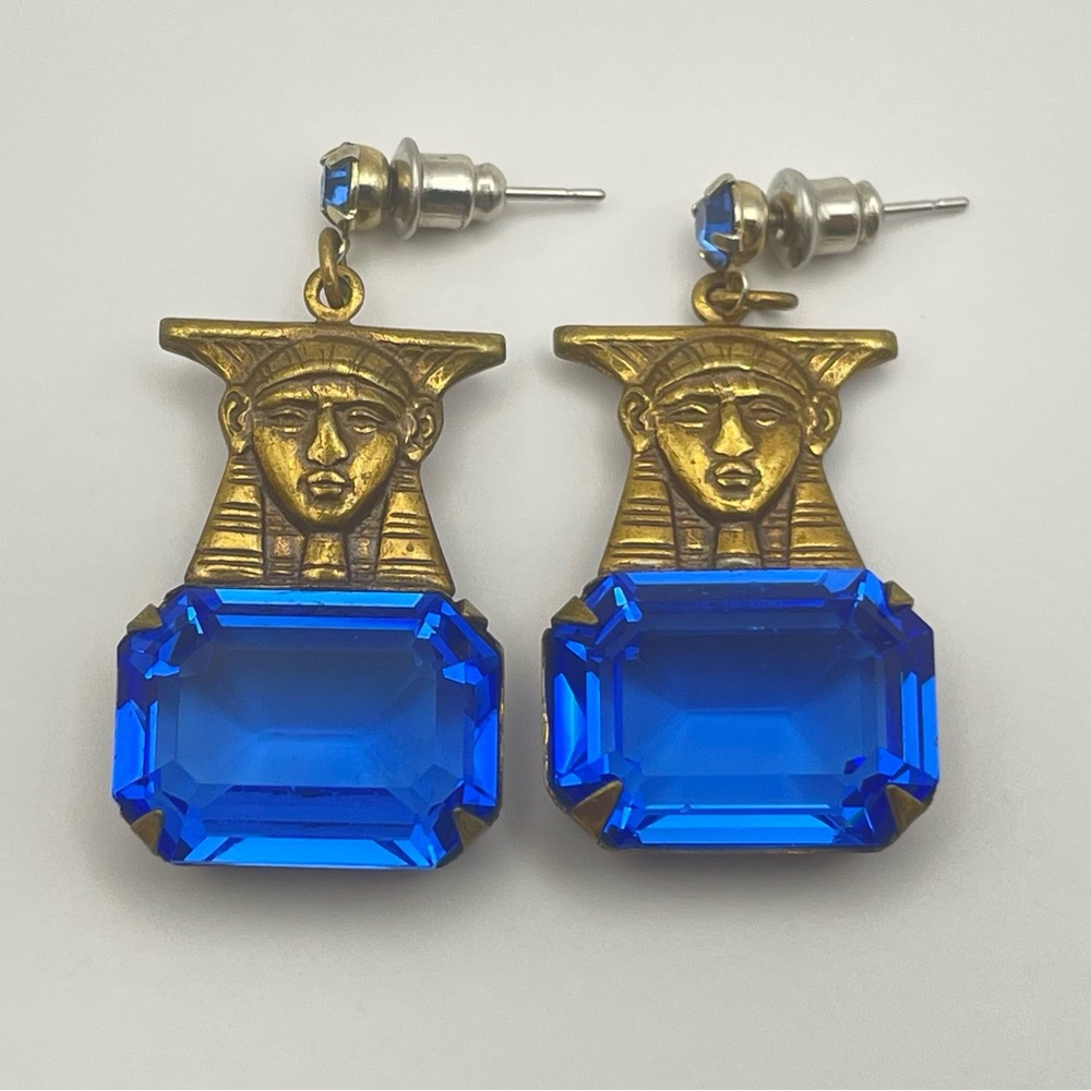 Vintage Sadie Green Egyptian Revival Pharaoh Cobalt Blue Glass Earrings Brass⁠